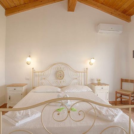 Agriturismo Mieleamaro Villa Олбия Екстериор снимка