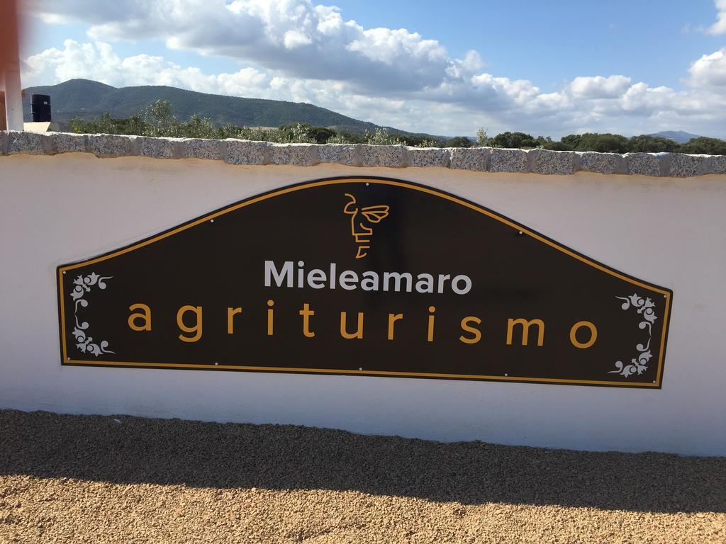 Agriturismo Mieleamaro Villa Олбия Екстериор снимка