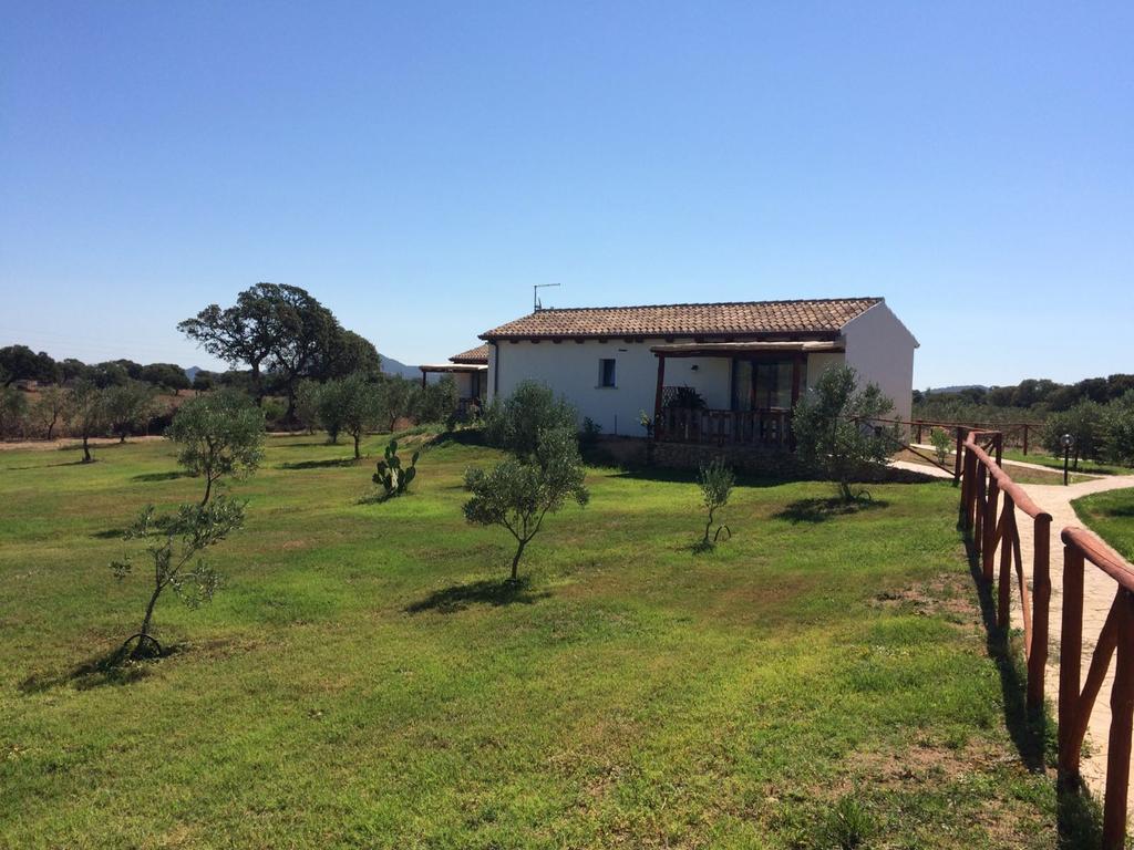 Agriturismo Mieleamaro Villa Олбия Екстериор снимка