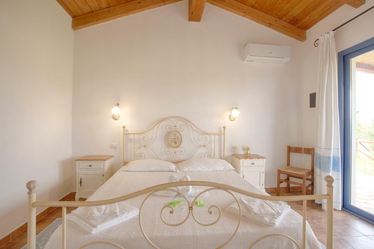 Agriturismo Mieleamaro Villa Олбия Екстериор снимка