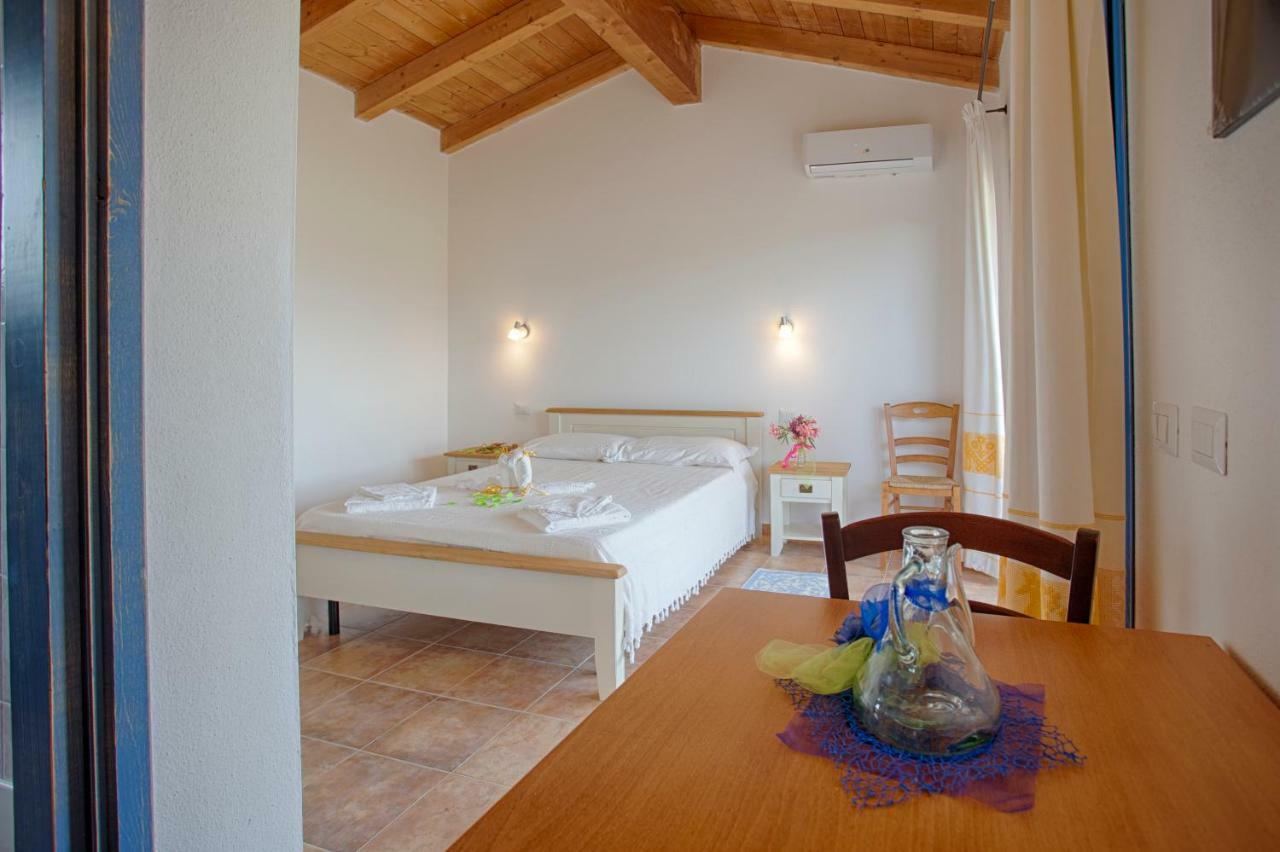 Agriturismo Mieleamaro Villa Олбия Екстериор снимка