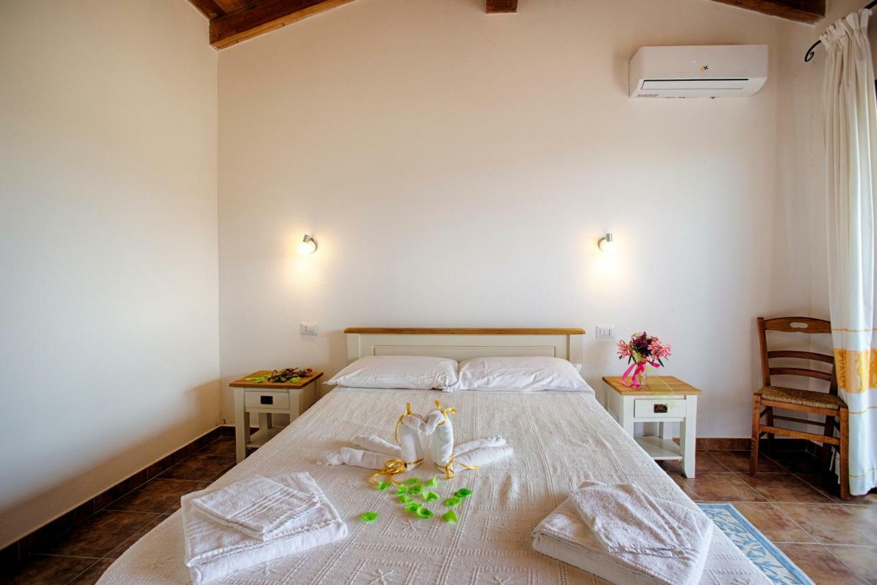 Agriturismo Mieleamaro Villa Олбия Екстериор снимка